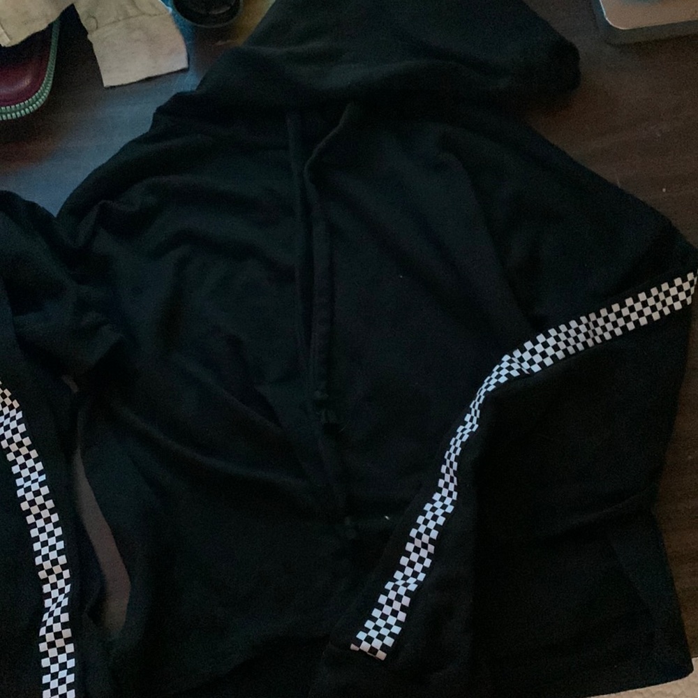Hoodie crop long sleeve top checkered sleeves